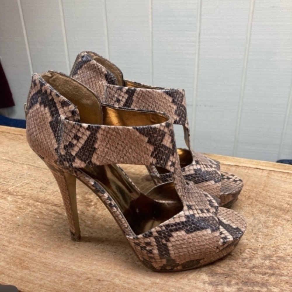 Nine West Heels Faux Snakeskin Peep Toe Womens 7